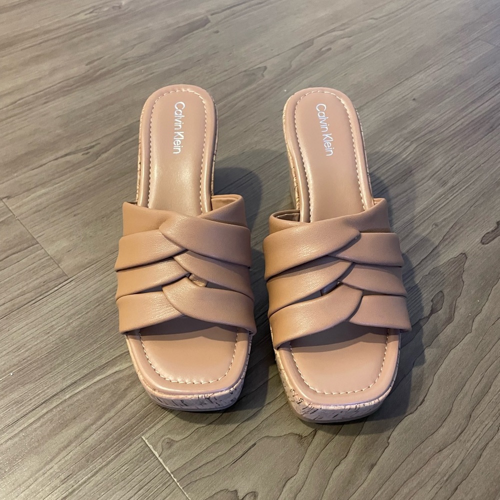 Calvin Klein Tan Wedges with Geometric Design NWOT